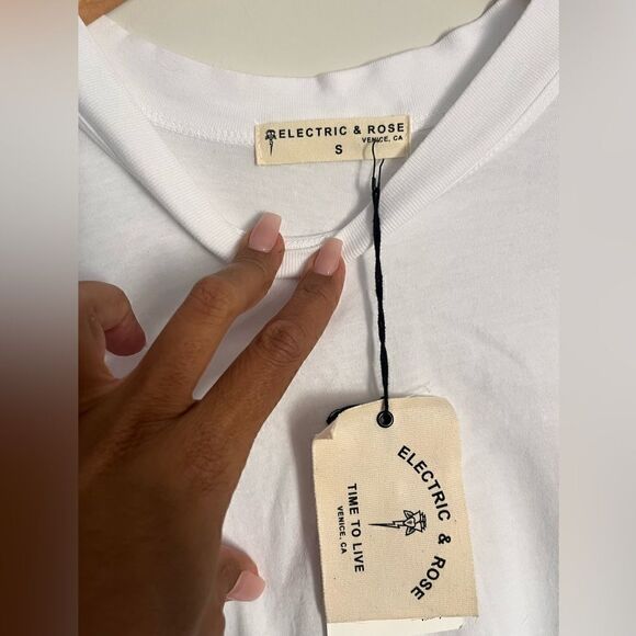 NWT Electric and rose white t-shirt. - Picture 5 of 8